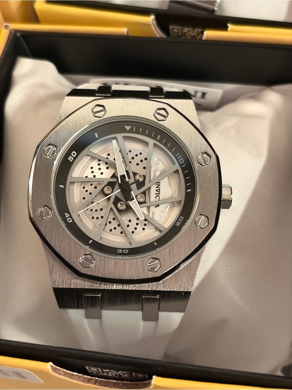Invicta Speedway Racing Rims F1 Skeleton White Mens 42MM Luxe Racing Collection - Picture 2 of 6